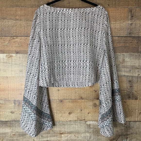 Free People Stars Aligned bell sleeve crop top Size Small - Picture 4 of 9